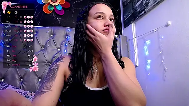 LAILAGUMMY online show from December 7, 2024, 2:13 pm