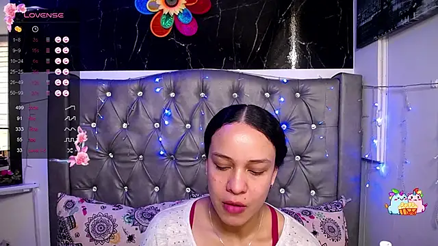 LAILAGUMMY online show from December 17, 2024, 7:37 pm