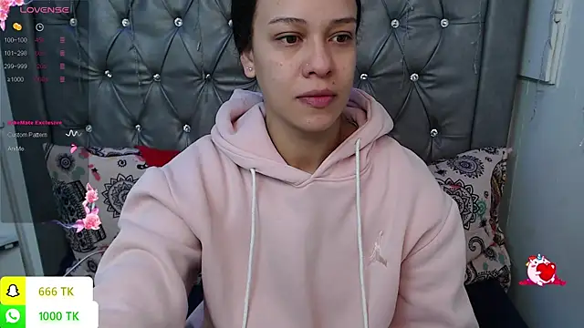 LAILAGUMMY online show from July 22, 2026, 2:31 pm