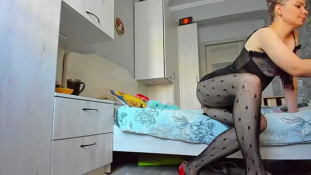 DUSSY PUSSY online show from October 7, 2025, 3:25 am