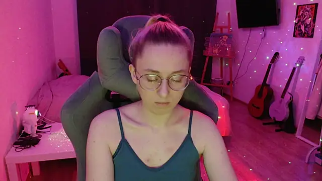 Snapshot of AnabelFrel chatting on December 5, 2024, 12:52 am AnabelFrel online show from December 5, 2024, 12:52 am