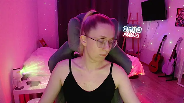 Snapshot of AnabelFrel chatting on December 19, 2024, 12:45 am AnabelFrel online show from December 19, 2024, 12:45 am