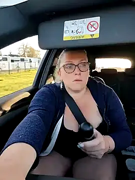 winniess40 online show from March 31, 2026, 6:58 am