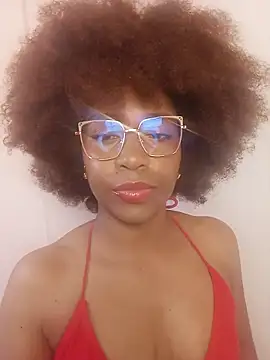 thaimy  online show from March 6, 2026, 3:14 am