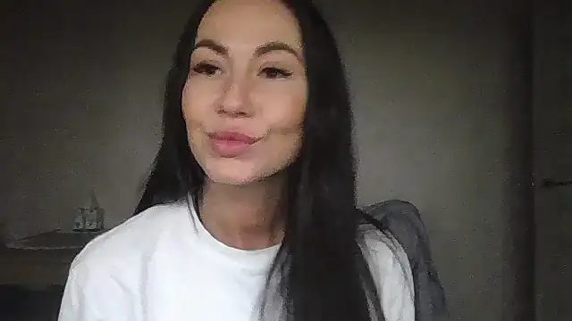 JulianaGold1 online show from January 20, 2025, 4:23 pm