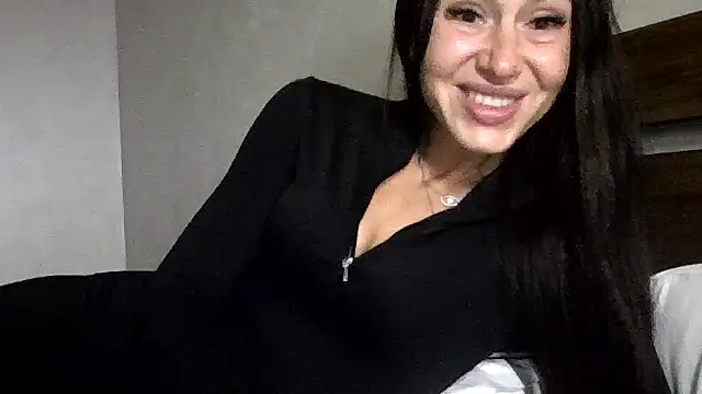 JulianaGold1 online show from October 10, 2025, 8:41 pm