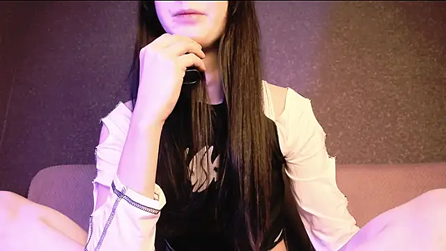 Alice  Aris online show from December 6, 2024, 7:34 pm