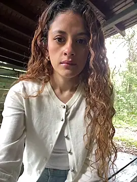 alana15 online show from November 15, 2025, 2:57 pm