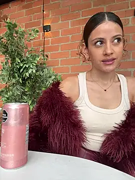 alana15 online show from March 27, 2026, 9:47 pm