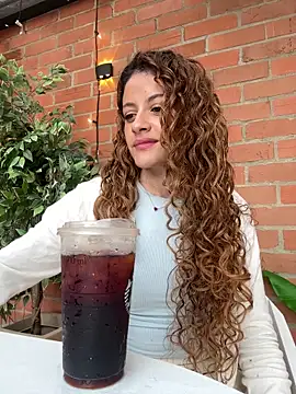 alana15 online show from April 2, 2026, 9:12 pm