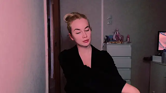 xxxcharismaaa online show from October 7, 2025, 7:44 pm