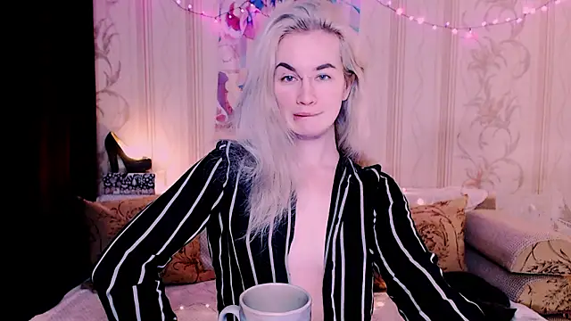 xxxcharismaaa online show from February 28, 2026, 1:17 am