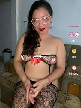 Snapshot of Vivi_Kvsh chatting on June 10, 2026, 7:40 am Vivi Kvsh online show from June 10, 2026, 7:40 am