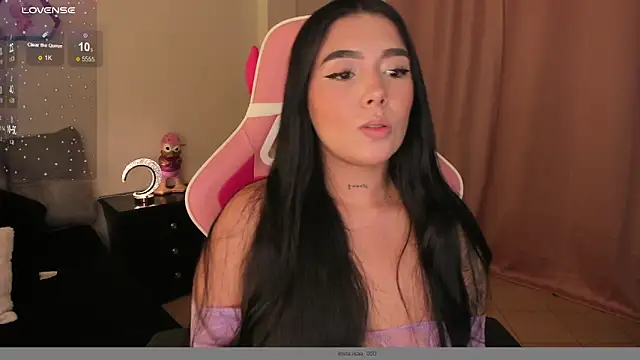 shantall vidales  online show from January 8, 2025, 6:09 am