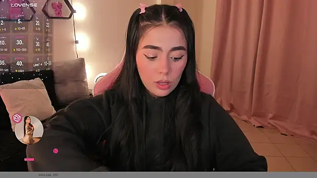 shantall vidales  online show from February 8, 2025, 4:25 am