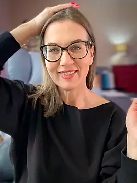 MaiseKnox online show from March 15, 2026, 6:25 pm