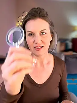 MaiseKnox online show from April 6, 2026, 10:33 pm