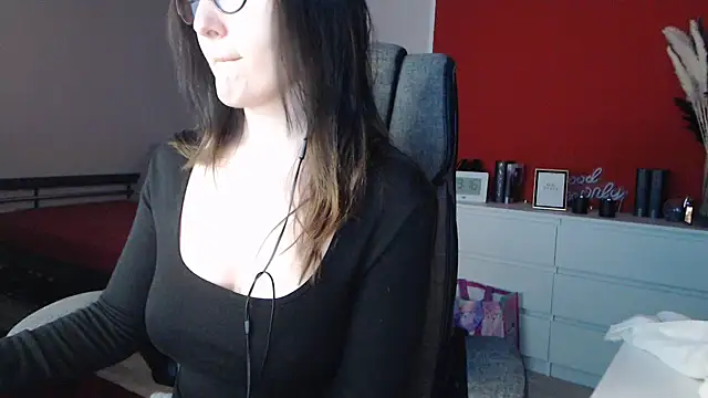 Alina Lamour online show from March 7, 2026, 6:16 pm