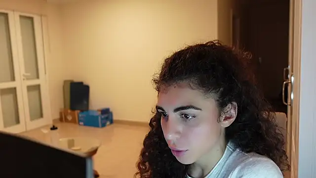 lady ana  online show from November 26, 2025, 9:05 pm