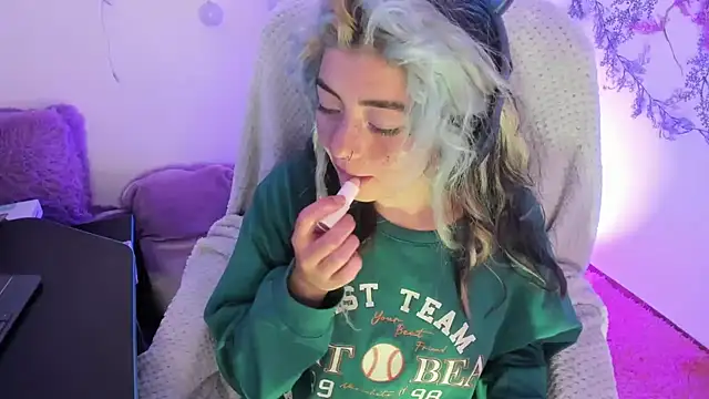 Sammysammy  online show from March 18, 2025, 5:31 am