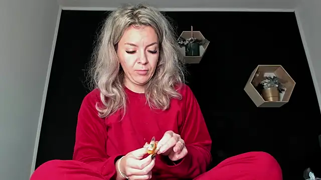 Alesys69 online show from November 11, 2025, 11:38 pm