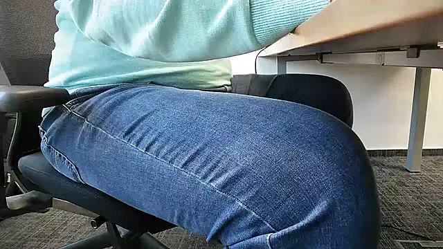 69bezfleku online show from December 16, 2024, 7:26 am