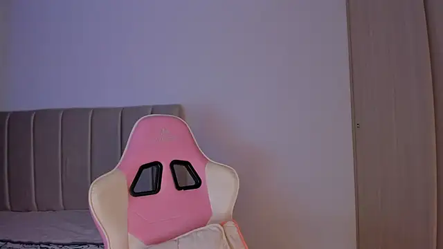 isa bunny online show from September 18, 2025, 5:42 am