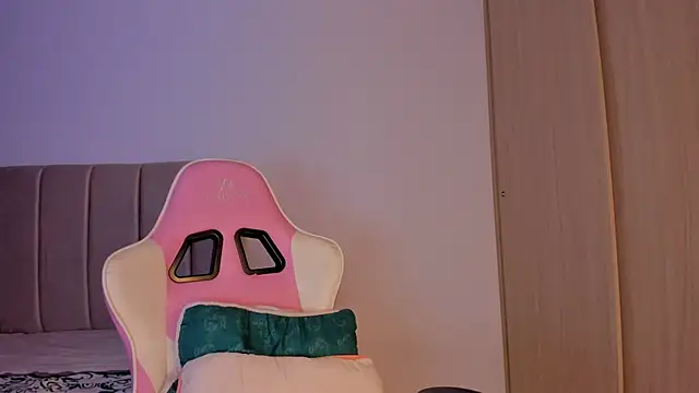 isa bunny online show from September 24, 2025, 2:59 am