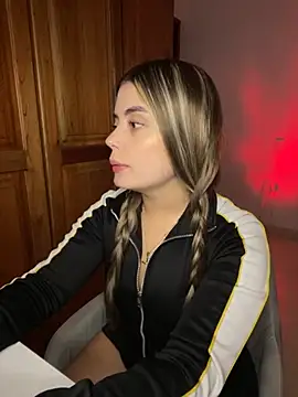 Miss valeriaa online show from February 10, 2026, 11:42 pm