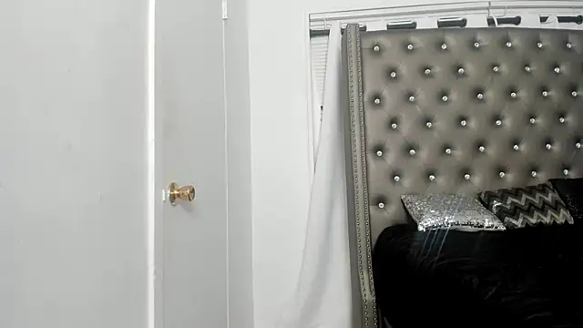 SashaMalone online show from December 4, 2024, 9:40 am