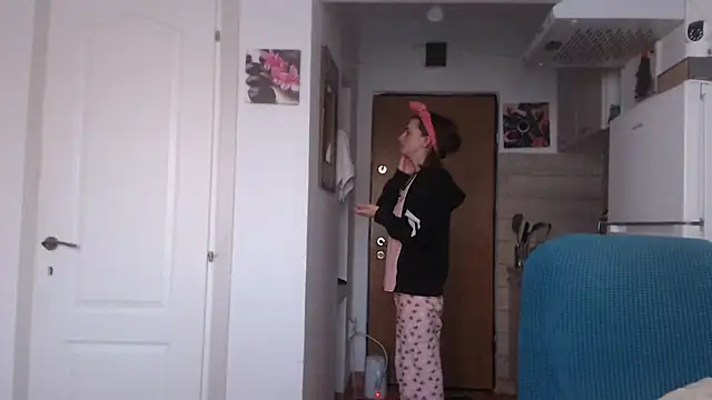 simyhvn online show from March 8, 2025, 5:07 am