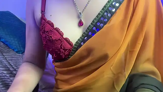 Queen Angelena online show from April 30, 2026, 6:25 pm