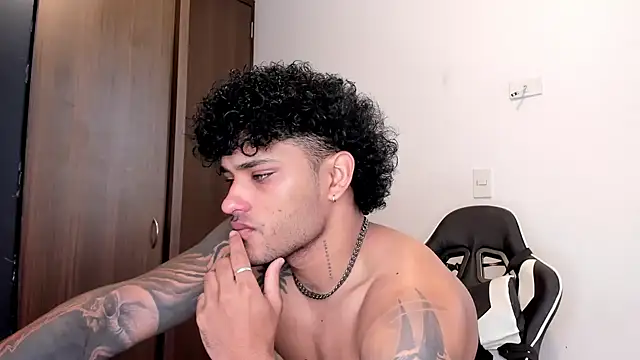 Alessandro Vanni online show from December 12, 2024, 12:55 pm