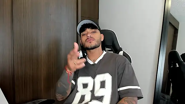 Alessandro Vanni online show from December 29, 2024, 3:24 pm