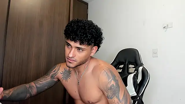 Alessandro Vanni online show from February 2, 2025, 10:49 pm