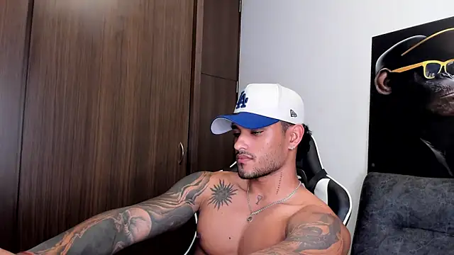 Alessandro Vanni online show from March 12, 2025, 3:02 am