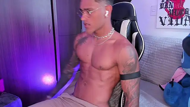 Snapshot of Alessandro_Vanni chatting on June 11, 2026, 1:20 pm Alessandro Vanni online show from June 11, 2026, 1:20 pm