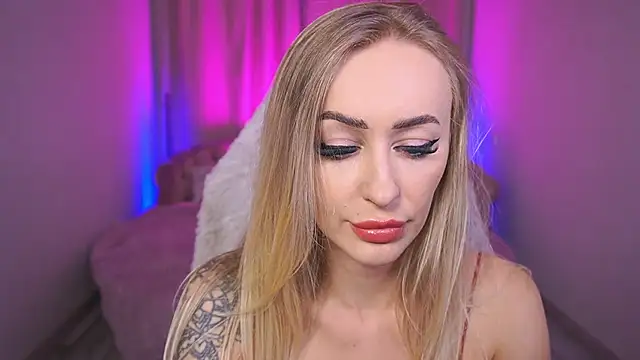 GraceCandy online show from September 15, 2025, 9:04 pm