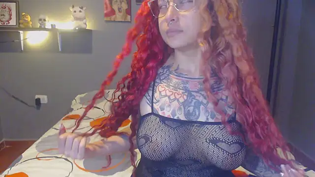 Snapshot of Tattoodreams_lucy chatting on July 1, 2026, 5:12 pm Tattoodreams lucy online show from July 1, 2026, 5:12 pm