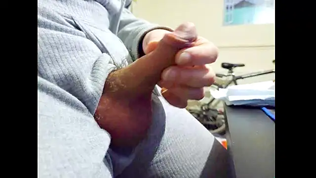 hairyuncut00 online show from March 26, 2026, 5:07 pm