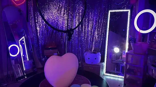 bimbotwerkqueen online show from September 20, 2025, 2:23 am