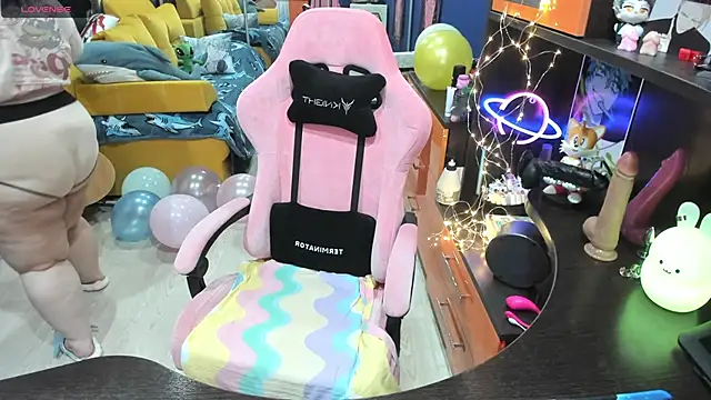 Softie Sofy online show from March 8, 2025, 3:06 am