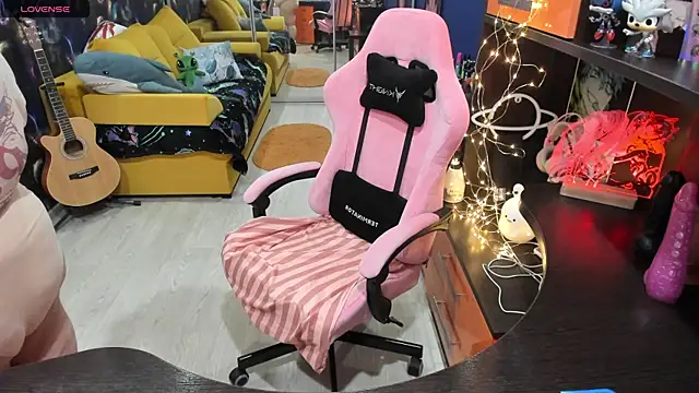 Softie Sofy online show from March 19, 2025, 3:09 am