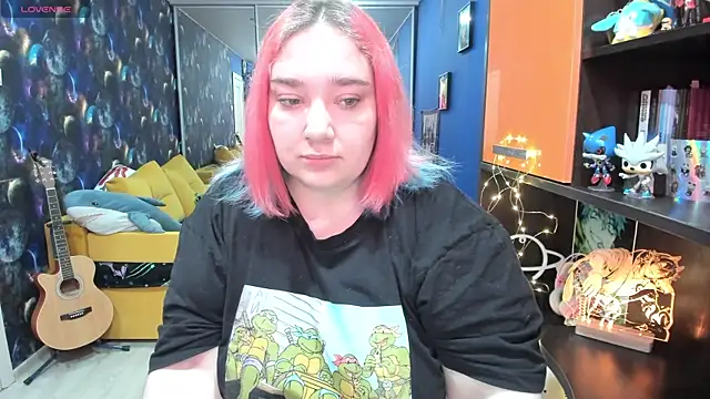 Softie Sofy online show from March 20, 2025, 5:13 am