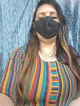 cute-tanvi online show from February 17, 2025, 1:04 am