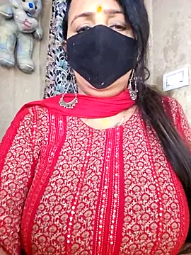 cute-tanvi online show from April 9, 2026, 1:05 am