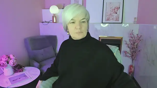 CarmenSoft online show from April 6, 2026, 4:46 am