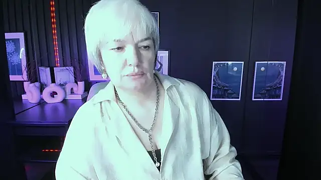 CarmenSoft online show from July 17, 2026, 8:35 pm