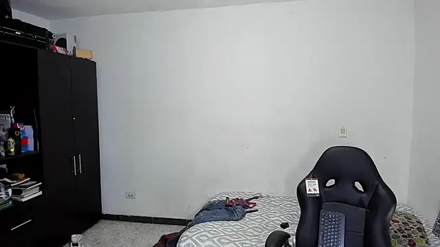 ares sexxx online show from April 15, 2026, 9:15 pm