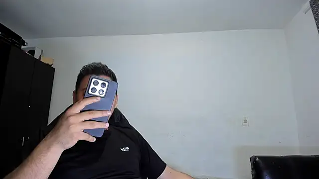 ares sexxx online show from April 19, 2026, 4:50 pm